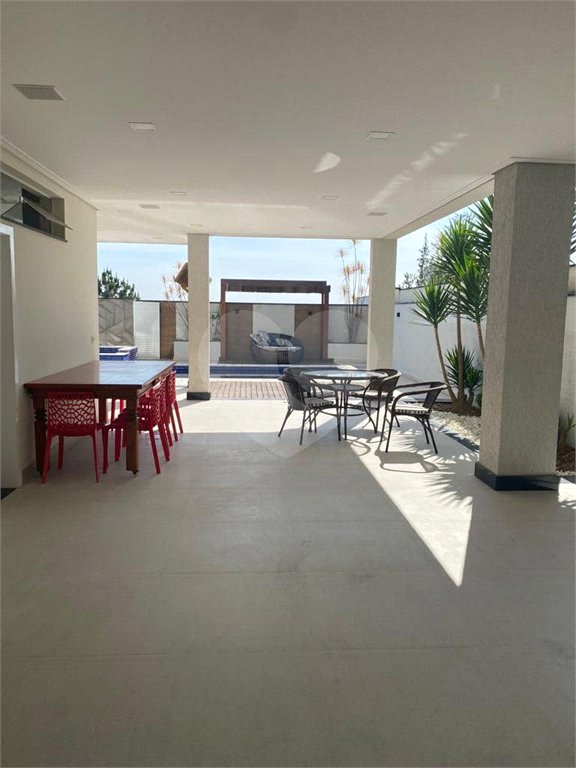 Casa à venda com 4 quartos, sendo 3 suítes, no condomínio Brisa 1, Mogi das Cruzes - SP