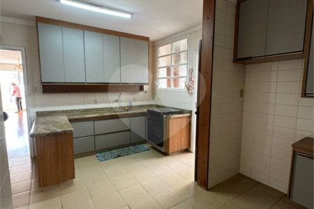 Casa à venda com 3 quartos, sendo 1 suíte,  no condomínio Edifício Crescencia Carolo Balbo, Ribeirão Preto - SP