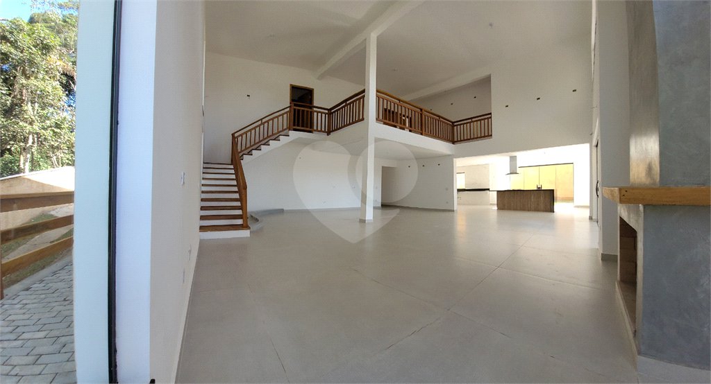 Casa à venda com 4 suítes no condomínio Sausalito, Mairiporã - SP