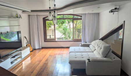 Sobrado à venda com 4 quartos, sendo 2 suítes,  em Imirim, São Paulo, SP