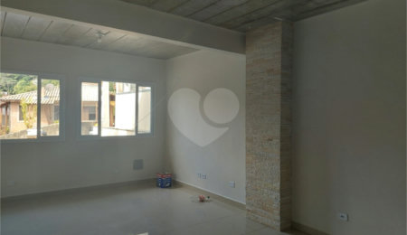Casa à venda com 3 quartos, sendo 1 suíte,  em Barreiro, Mairiporã, SP