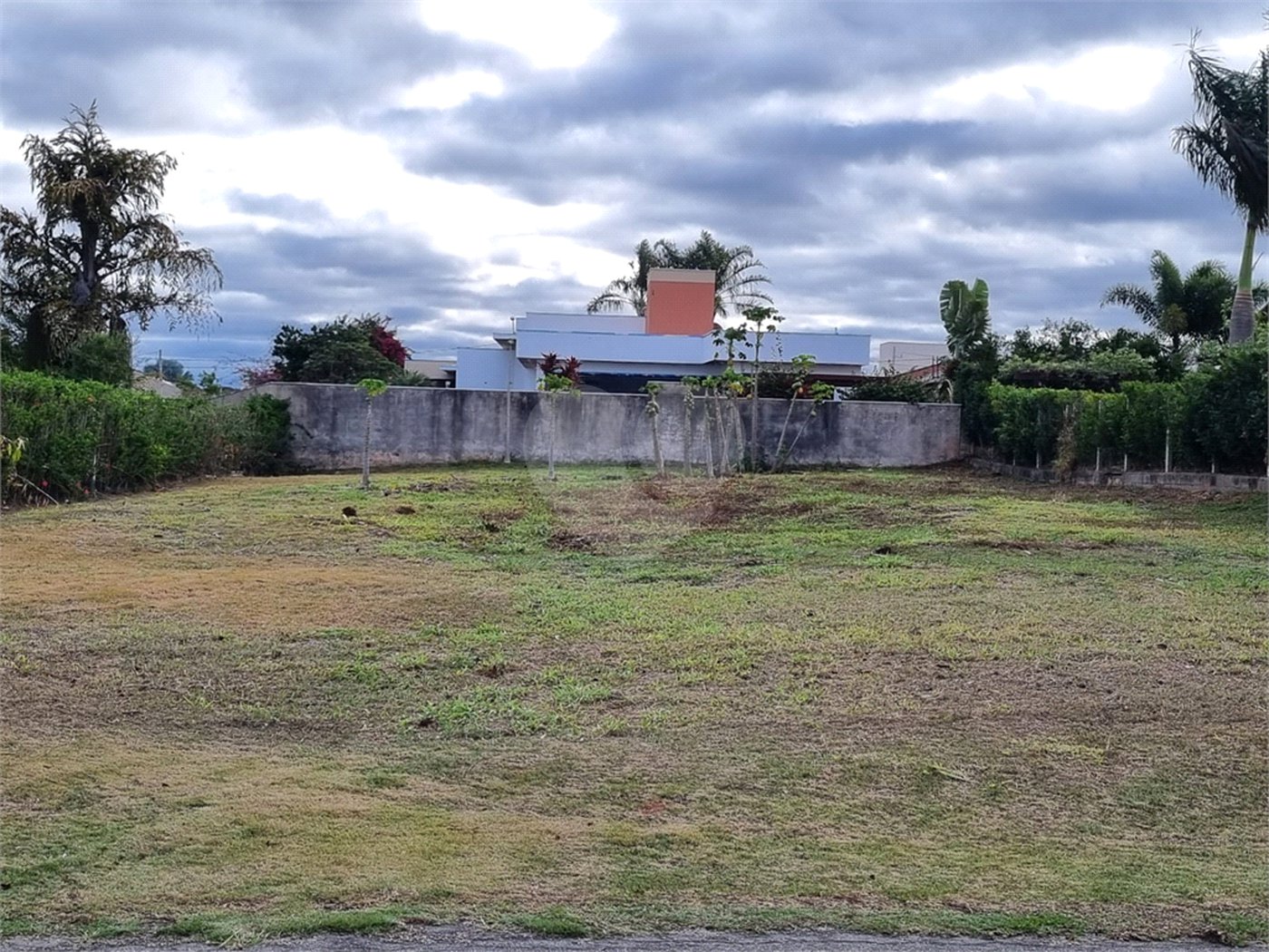 Terreno à venda no condomínio Village Ipanema 1, Araçoiaba da Serra - SP