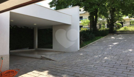 Casa à venda com 4 suítes no condomínio Estância Marambaia, Vinhedo - SP