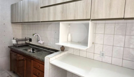 Sobrado à venda com 3 quartos, sendo 2 suítes,  em Jardim Ester Yolanda, São Paulo, SP