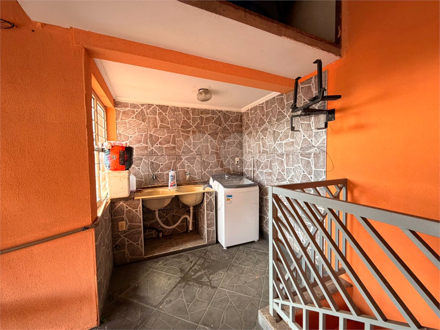 Sobrado à venda com 3 quartos, sendo 1 suíte, em Jardim Califórnia, Sorocaba, SP