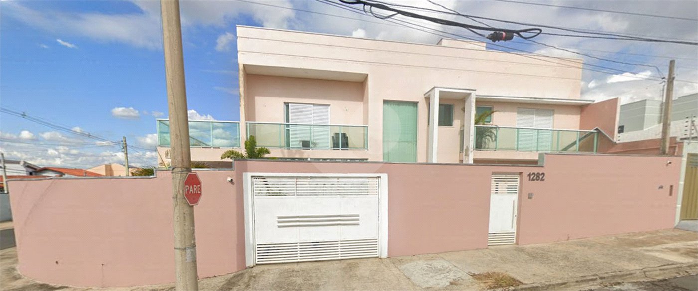 Sobrado à venda com 4 quartos, sendo 2 suítes, em Jardim Regina, Indaiatuba, SP