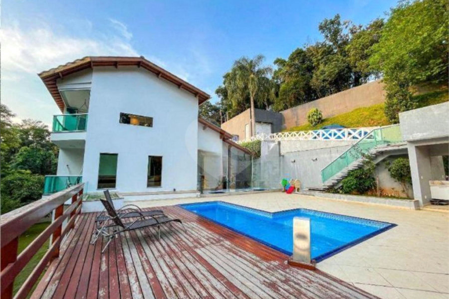 Casa à venda ou para alugar com 4 suítes no condomínio Associação Reserva das Hortênsias, Mairiporã - SP