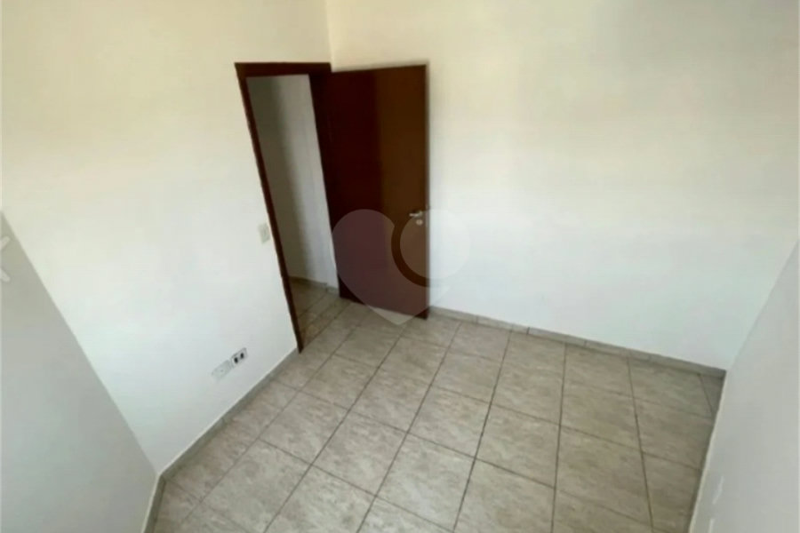 Sobrado à venda com 3 quartos, sendo 1 suíte, em Jardim Santa Mônica, São Paulo, SP