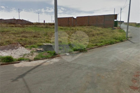 Terreno com 251,00 m² .