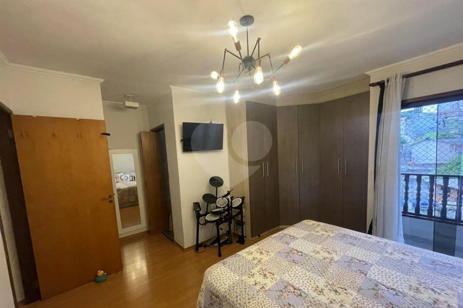 Casa à venda com 3 quartos, sendo 1 suíte, no condomínio Beatriz, São Paulo - SP