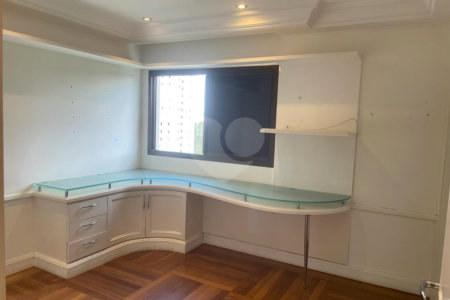 Apartamento à venda com 4 suítes em Vila Suzana, São Paulo, SP