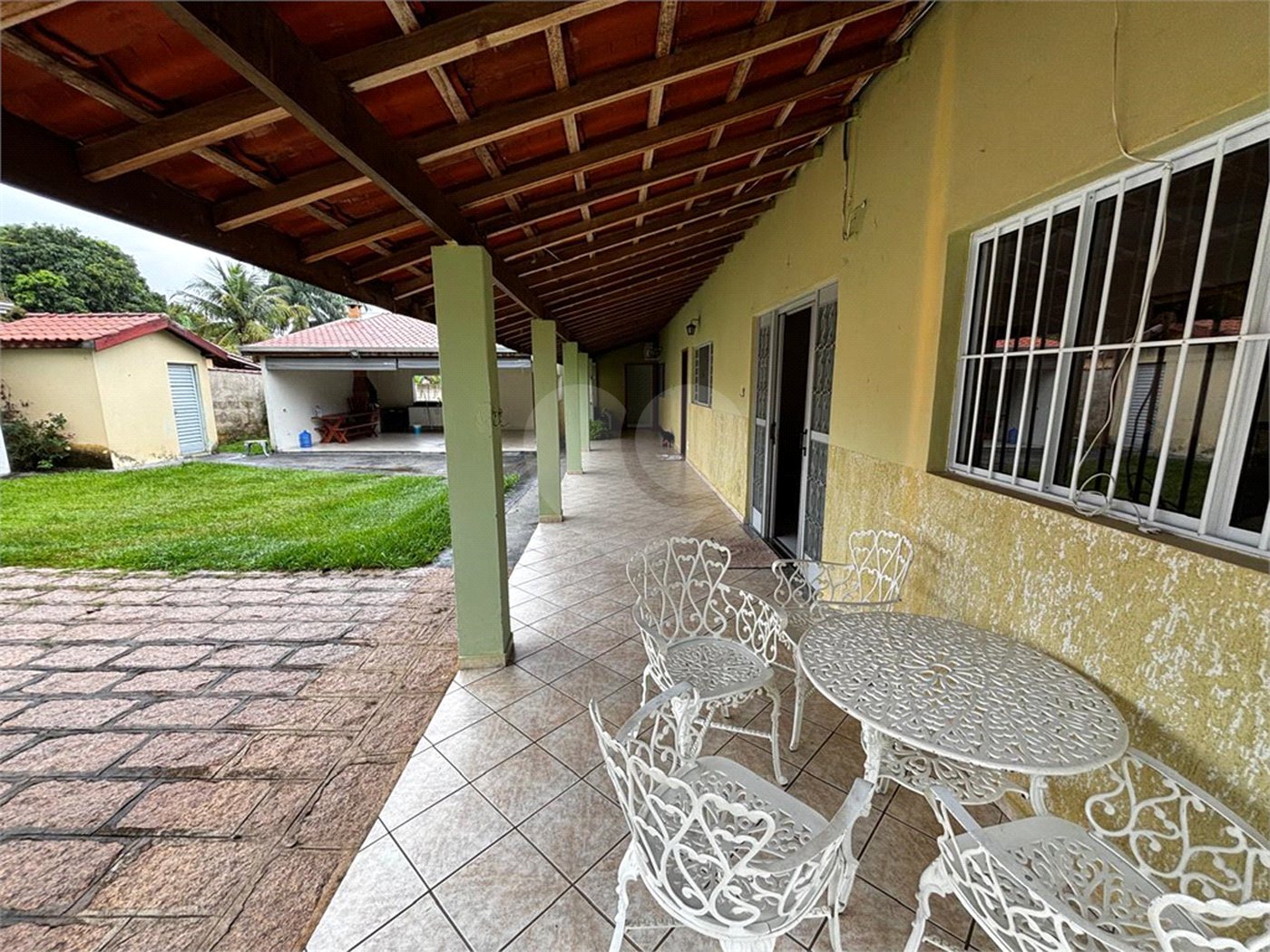 Casa à venda com 4 quartos, sendo 2 suítes, no condomínio Zuleika Jabour, Salto - SP