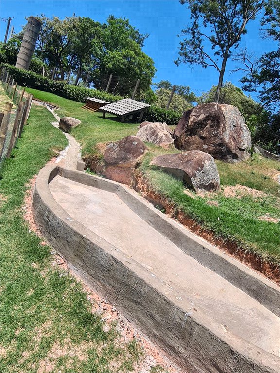 Chácara à venda com 4 quartos, sendo 2 suítes, em Parque Valinhos, Valinhos, SP
