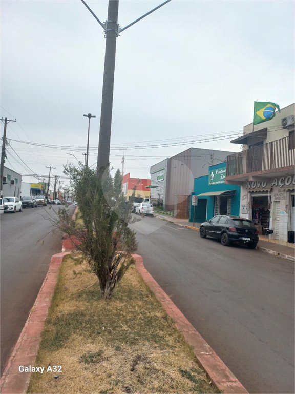 Casa à venda com 3 quartos no Centro, Inocência, MS
