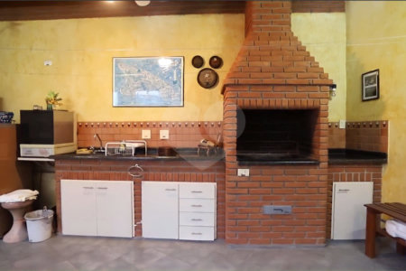 Sobrado à venda com 3 quartos, sendo 1 suíte, em Chora Menino, São Paulo, SP