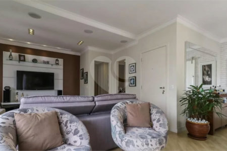 Apartamento à venda com 3 suítes em Vila Ipojuca, São Paulo, SP