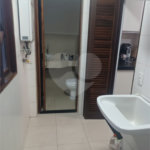 Casa à venda ou para alugar com 3 quartos, sendo 1 suíte, no condomínio Parque Suiça, Caieiras - SP