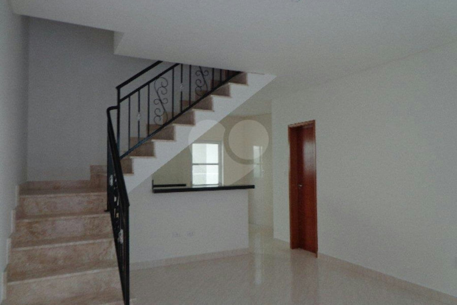 Casa à venda com 2 suítes no condomínio Palmas, São Paulo - SP