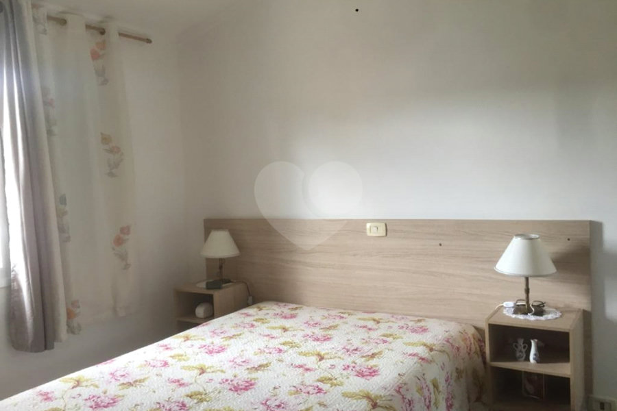 Casa à venda com 3 quartos, sendo 1 suíte, no condomínio Morada do Horto, São Paulo - SP