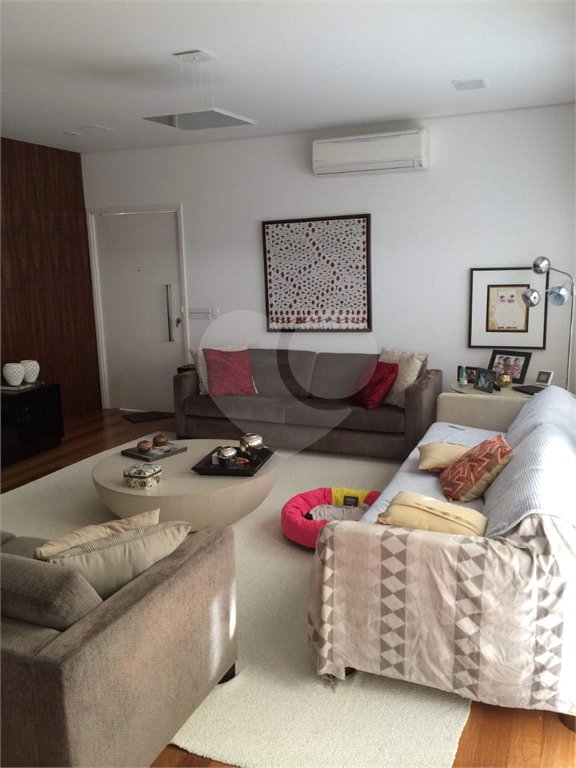 Casa à venda com 4 suítes no condomínio Dolce Villa, São Paulo - SP