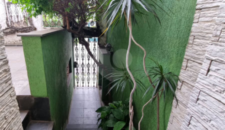 Sobrado à venda com 4 quartos em Vila Dom Pedro II, São Paulo, SP