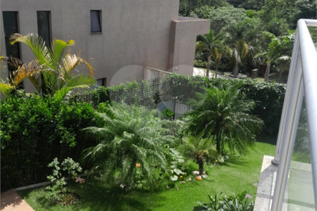 Casa à venda com 3 suítes em Moinho Velho, Cotia, SP