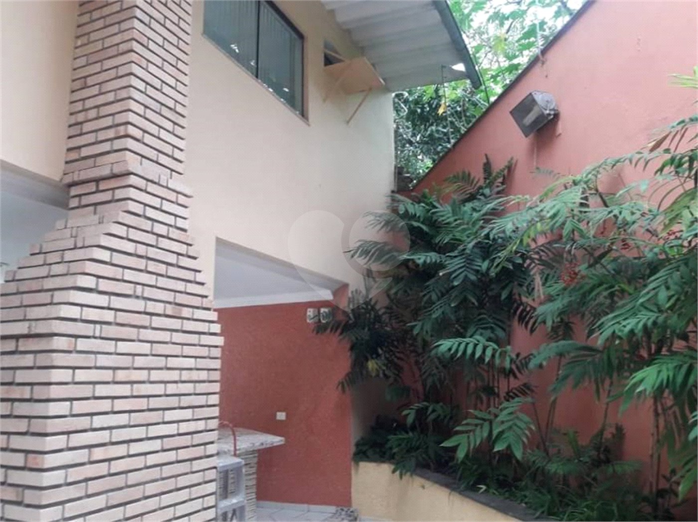 Sobrado à venda com 6 quartos, sendo 2 suítes, em Horto Florestal, São Paulo, SP