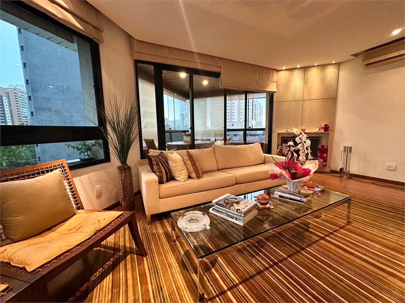 Apartamento à venda com 4 quartos, sendo 3 suítes, em Vila Andrade, São Paulo, SP