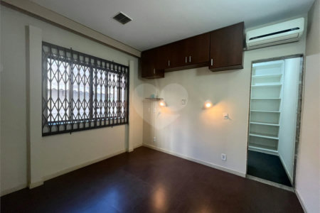 Casa à venda com 2 quartos, sendo 1 suíte, no condomínio Residencial Vale das Palmeiras, Rio de Janeiro - RJ