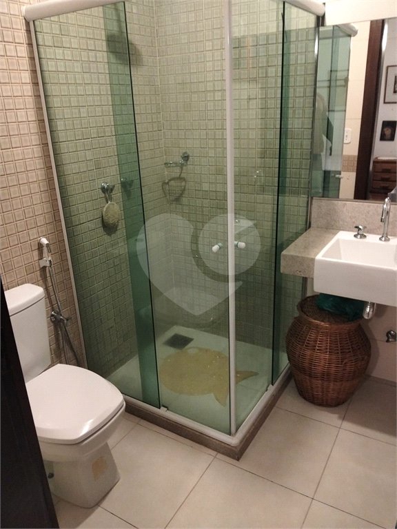 Casa em condomínio à venda com 3 quartos, sendo 2 suítes, em Portinho, Cabo Frio, RJ