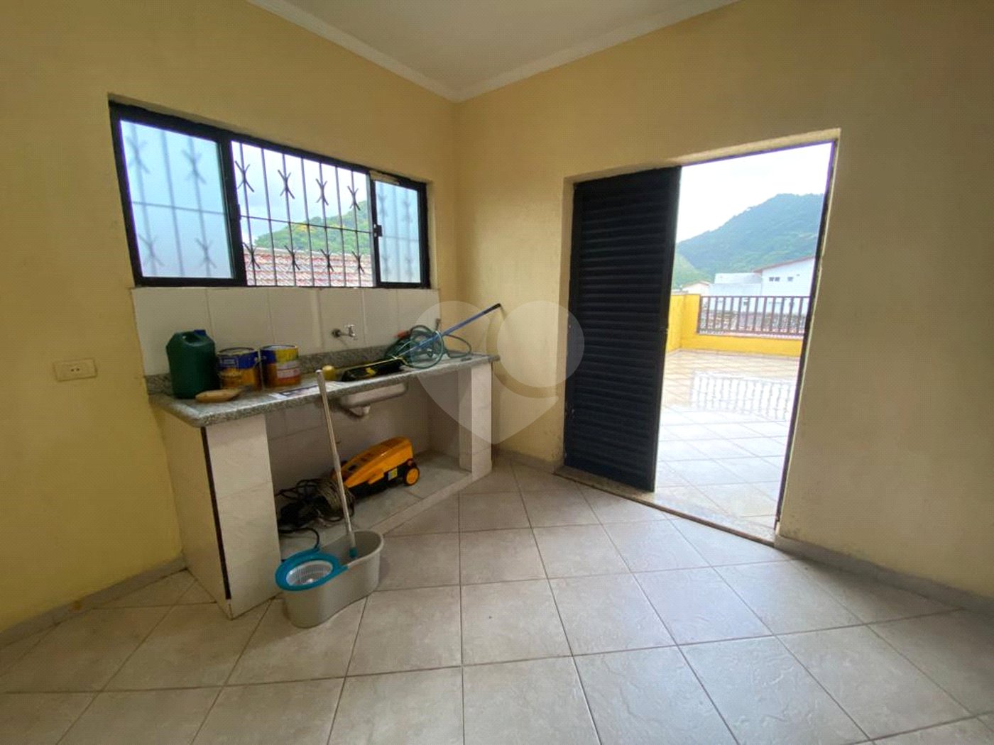 Casa à venda com 3 quartos, sendo 1 suíte, em Vila Valença, São Vicente, SP