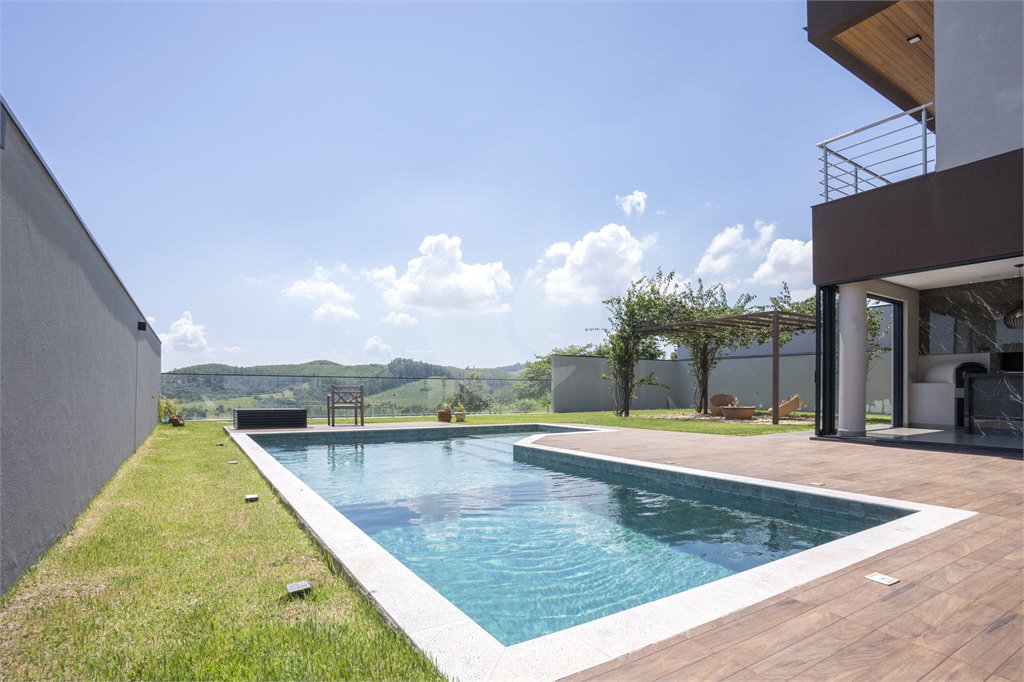 Casa à venda ou para alugar com 4 suítes no condomínio Campo de Toscana, Vinhedo - SP