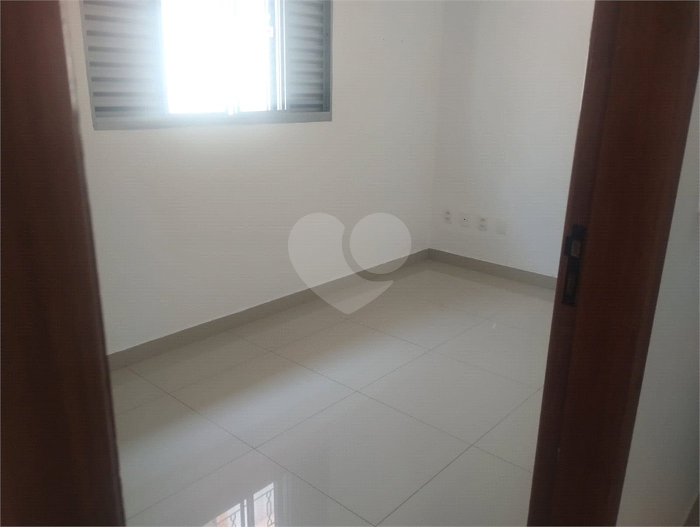Casa à venda com 3 quartos, sendo 1 suíte, em Parque Industrial, São José dos Campos, SP