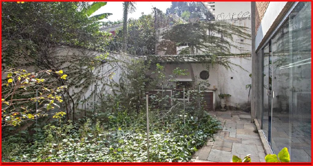 Casa à venda com 3 quartos, sendo 1 suíte, em Pinheiros, São Paulo, SP