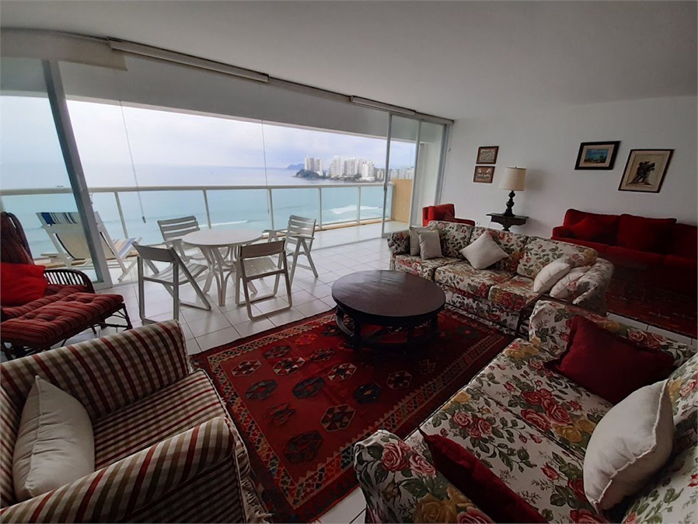 Apartamento Residencial à venda, Pitangueiras, Guarujá - AP0163.