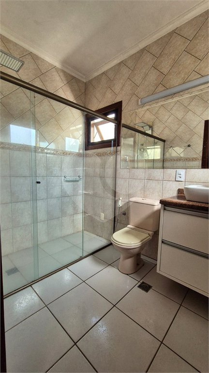 Casa à venda com 4 quartos, sendo 2 suítes, no condomínio Residencial Grape Village, Vinhedo - SP