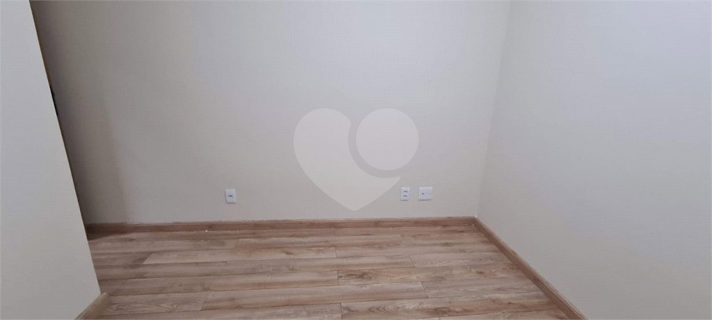 Casa à venda com 3 quartos, sendo 1 suíte, no condomínio Alvorada Parque Vitória, São Paulo - SP