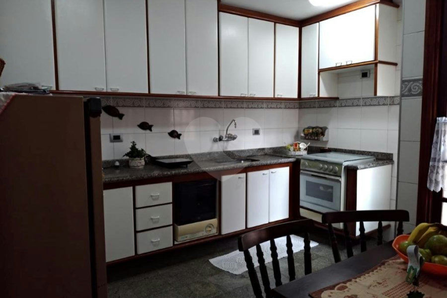 Sobrado à venda com 2 quartos, sendo 1 suíte, em Santa Teresinha, São Paulo, SP