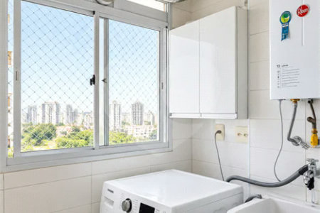 Apartamento com 2 dormitórios e 1 vaga em Nova Petrópolis, com piscina, academia, brinquedoteca, churrasqueira e portaria 24 horas. Excelente localização.