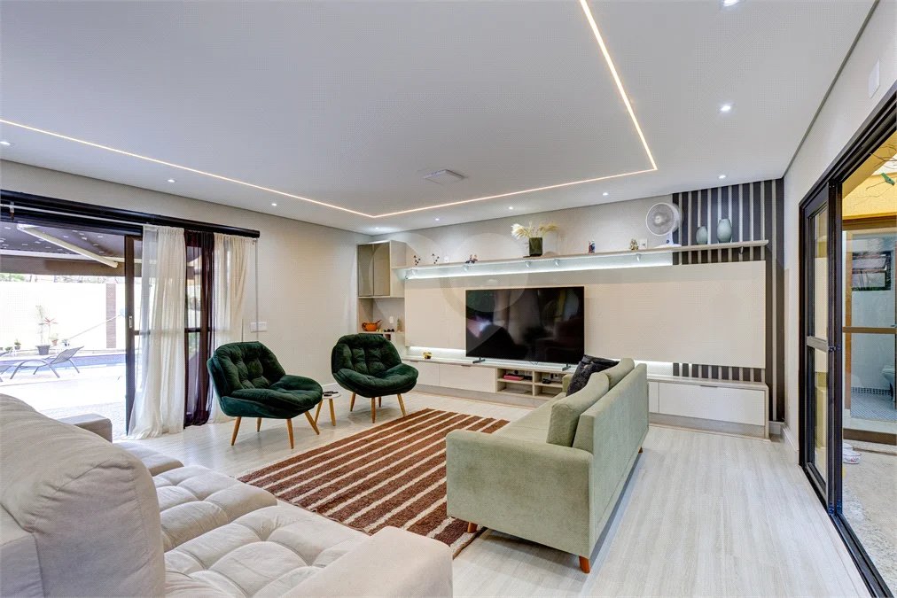 Casa à venda com 6 quartos, sendo 3 suítes, em Interlagos, São Paulo, SP