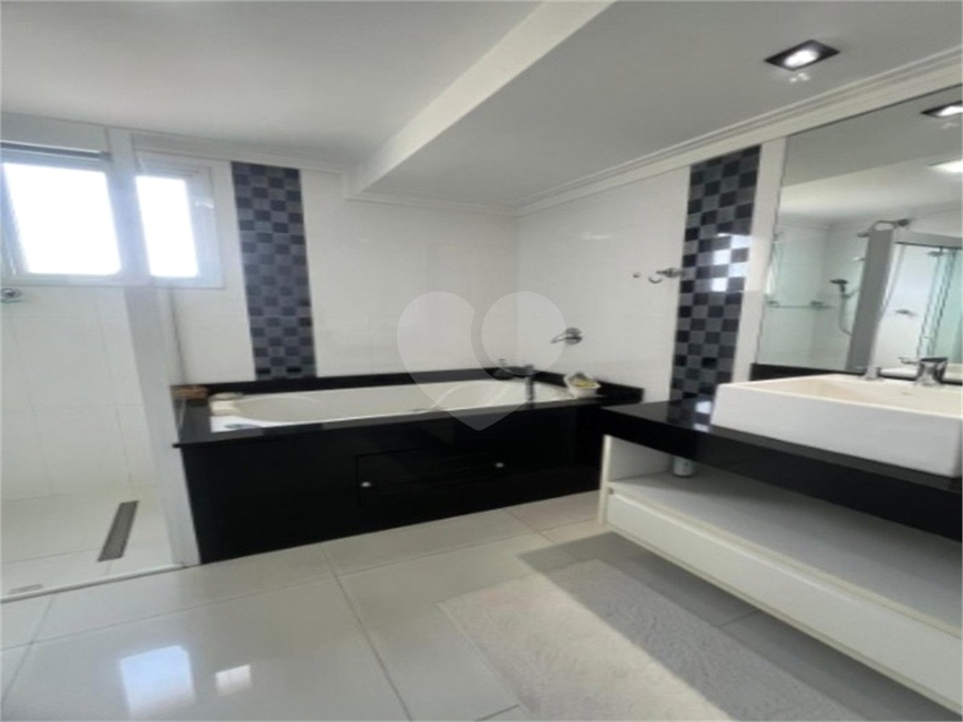 Apartamento à venda com 4 quartos, sendo 3 suítes, em Vila Regente Feijó, São Paulo, SP