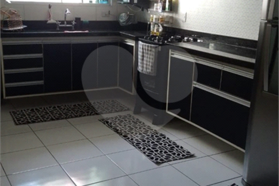 Sobrado à venda com 3 quartos, sendo 1 suíte,  em Tremembé, São Paulo, SP