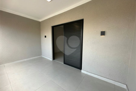 Casa à venda com 3 quartos, sendo 1 suíte, em Vila Carolina, Itapetininga, SP