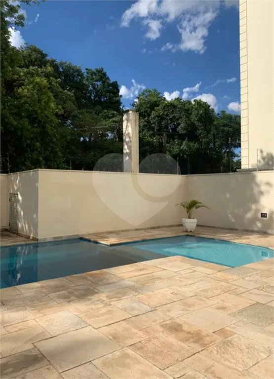 Apartamento à venda com 3 quartos, sendo 1 suíte,  em Alto da Boa Vista, São Paulo, SP