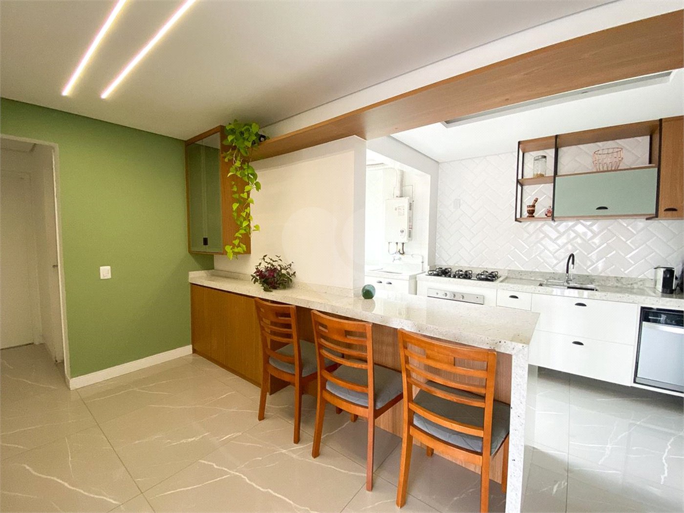 Apartamento à venda com 3 quartos, sendo 1 suíte, em Vila Paiva, São Paulo, SP