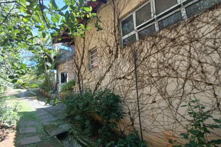 Casa à venda com 4 quartos, sendo 3 suítes, no condomínio Patrimônio do Carmo, São Roque - SP