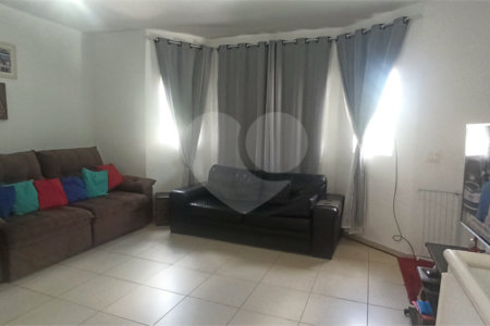 Casa à venda com 3 quartos, sendo 1 suíte, em Vila Capuava, Valinhos, SP