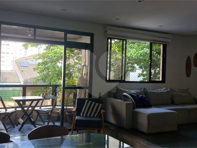 Apartamento à venda com 3 quartos, sendo 1 suíte,  em Pitangueiras, Guarujá, SP