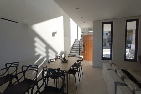 Casa à venda com 3 quartos, sendo 1 suíte, no condomínio Lago dos Ipês, Itapetininga - SP