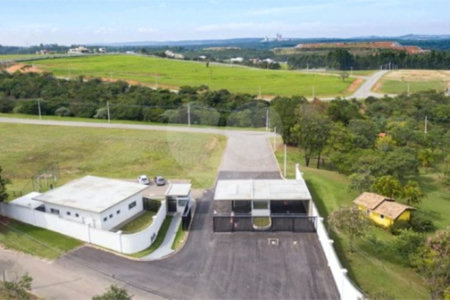 Casa à venda com 4 suítes no condomínio Residencial Fazenda São José, Salto de Pirapora - SP